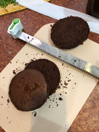 Нож 35 см мелкий зуб для бисквита, торта, хлеба + 2 держателя Эксперты Кухни Нож 35 см мелкий зуб для бисквита, торта, хлеба + 2 держателя Эксперты Кухни