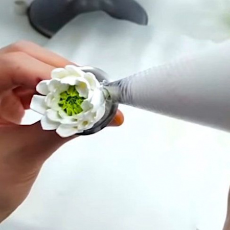 Кондитерская насадка лепесток хризантемы №81 Tulip™ Кондитерская насадка лепесток хризантемы №81 Tulip™