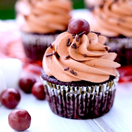 Кондитерскиая насадка закрытая звезда косые лучи №888 Tulip™ | 9 лучей большой размер Кондитерскиая насадка закрытая звезда косые лучи №888 Tulip™ | 9 лучей большой размер