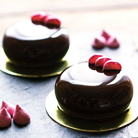 Подложка для пирожных Золото/Жемчуг 2х сторон. 0.8 мм, Ø 100 мм Подложка для пирожных Золото/Жемчуг 2х сторон. 0.8 мм, Ø 100 мм